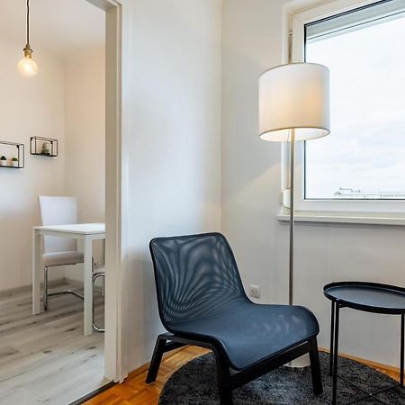 New With A View - Modern Studio Vienna Luaran gambar
