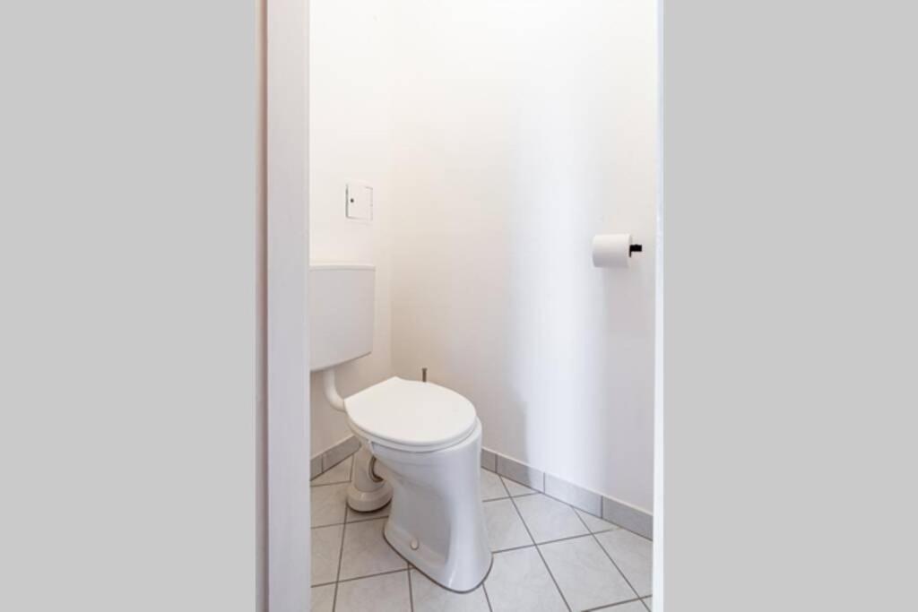 New With A View - Modern Studio Vienna Luaran gambar