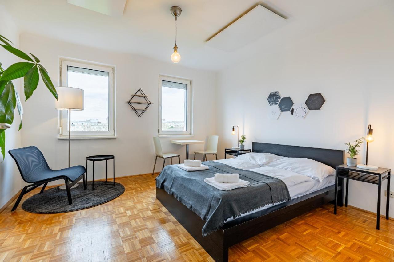 New With A View - Modern Studio Vienna Luaran gambar