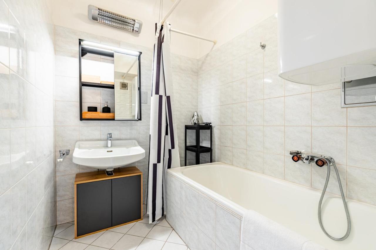 New With A View - Modern Studio Vienna Luaran gambar