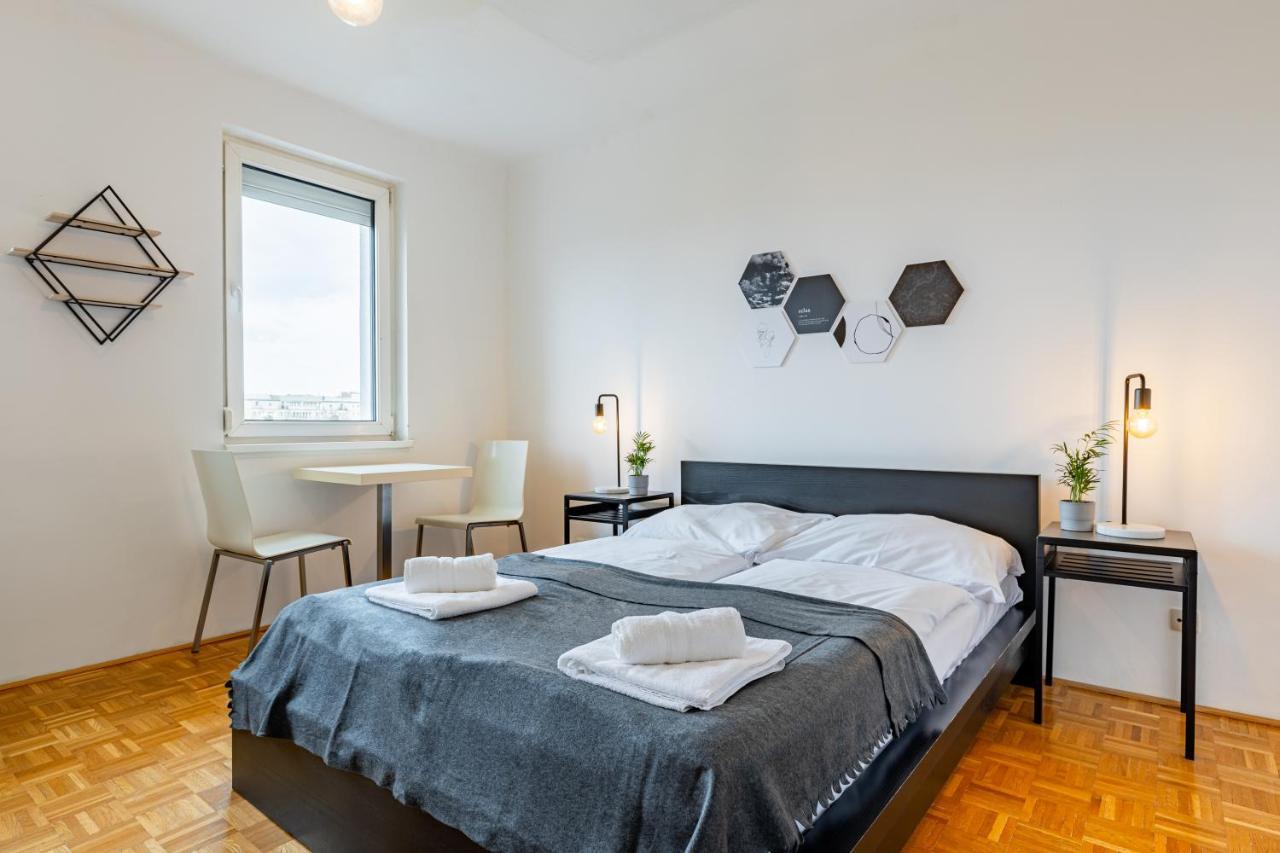 New With A View - Modern Studio Vienna Luaran gambar